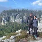 Srub Na Svahu Sjezdovky V Radvanicich Alpehytte