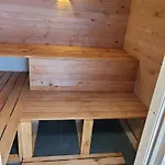 Alpehytte Srub Na Svahu Sjezdovky V Radvanicich