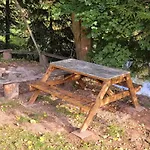 Srub Na Svahu Sjezdovky V Radvanicich