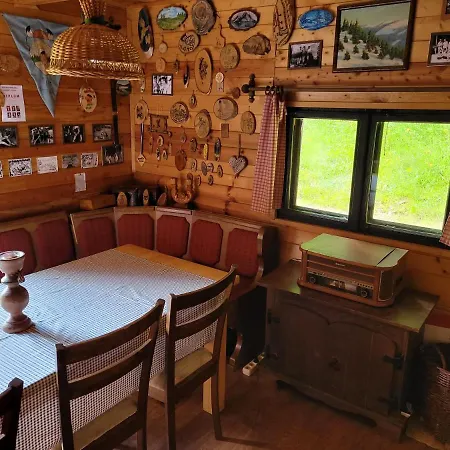 Srub Na Svahu Sjezdovky V Radvanicich 샬레 Radvanice (Hradec Kralove)
