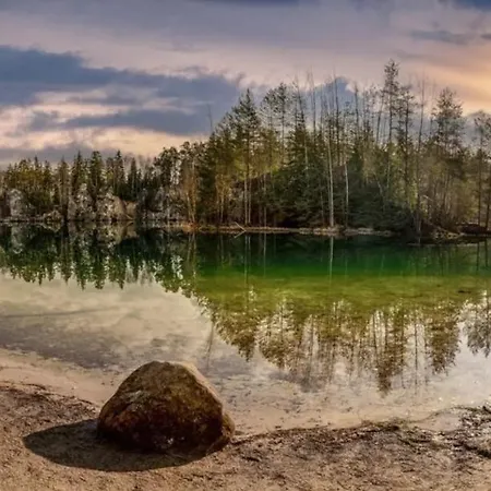 Srub Na Svahu Sjezdovky V Radvanicích Chalé