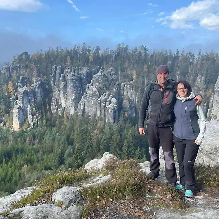 Srub Na Svahu Sjezdovky V Radvanicich Chalet