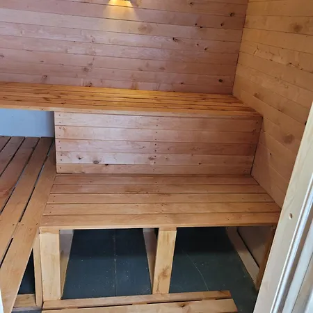 Horská chata Srub Na Svahu Sjezdovky V Radvanicích
