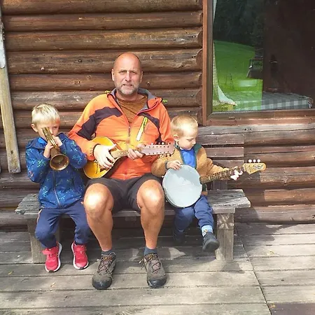 Srub Na Svahu Sjezdovky V Radvanicích * Radvanice (Hradec Kralove)